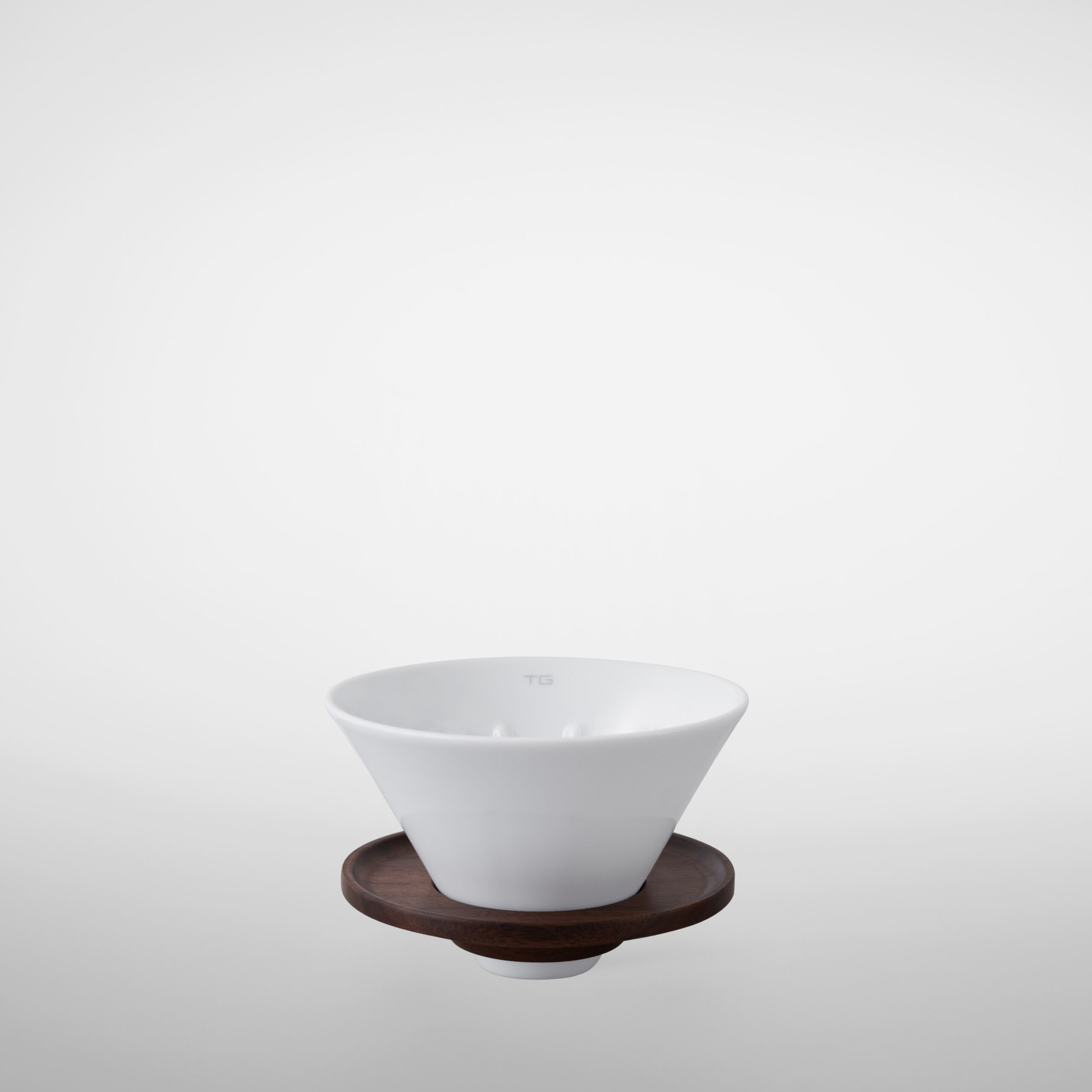 Porcelain Coffee Dripper with Taiwan Acacia Holder